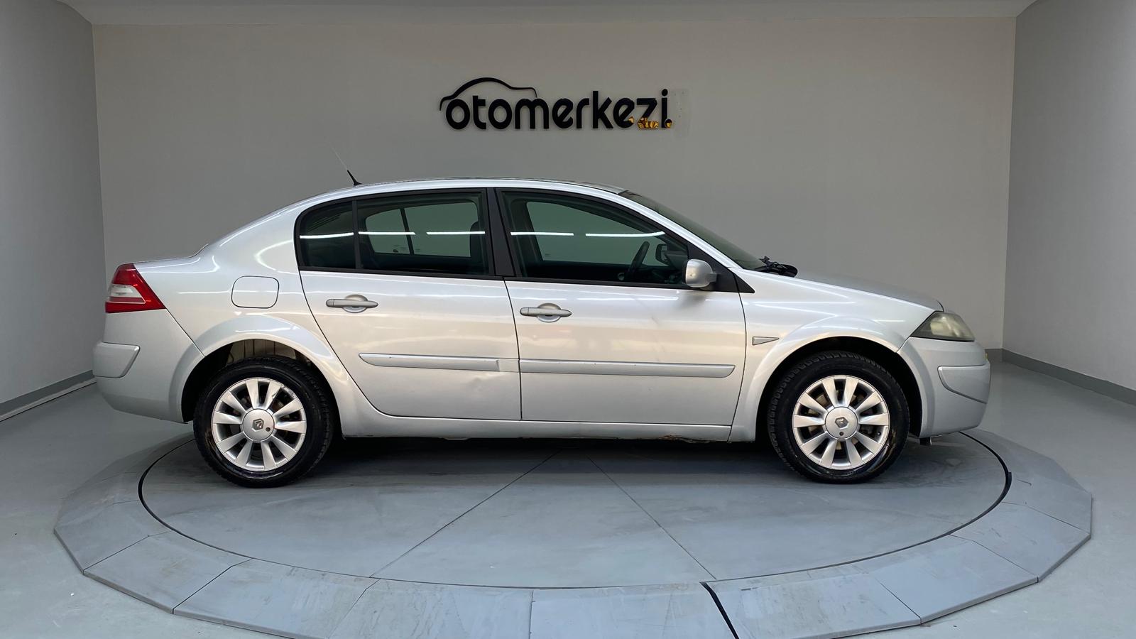 RENAULT MEGANE 4